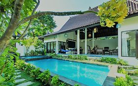 Ambary House Gili Trawangan- 2 Bedroom Private Villa, Pool